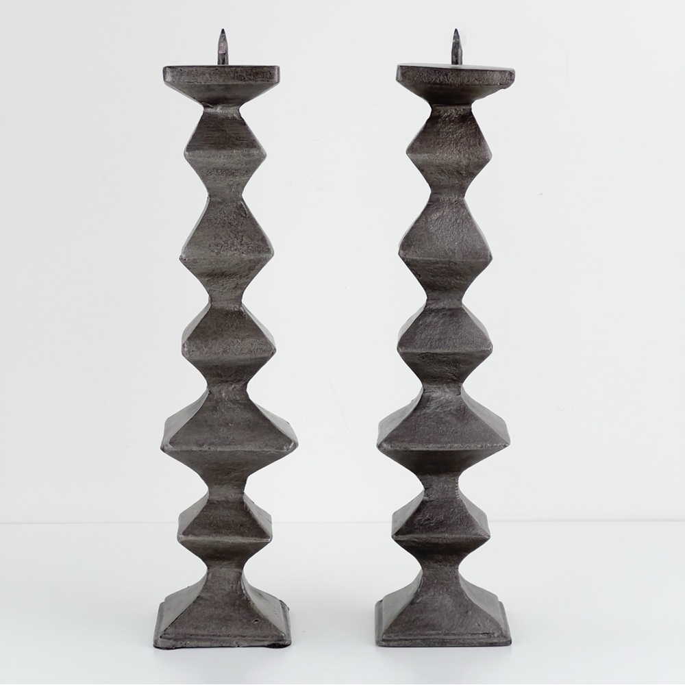 Modern Heavy Metal Art Candle Holders Zig Zag Connected Diamond Shape Set Of 2